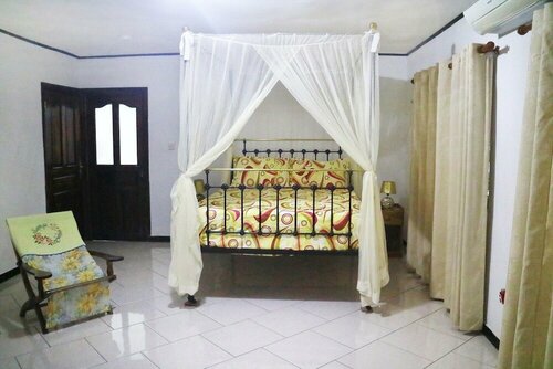 Гостиница Lapasyans Self-Catering