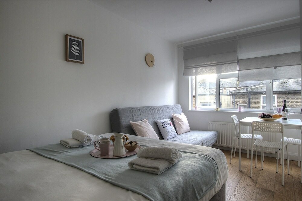 Фото R1 Medium Studio