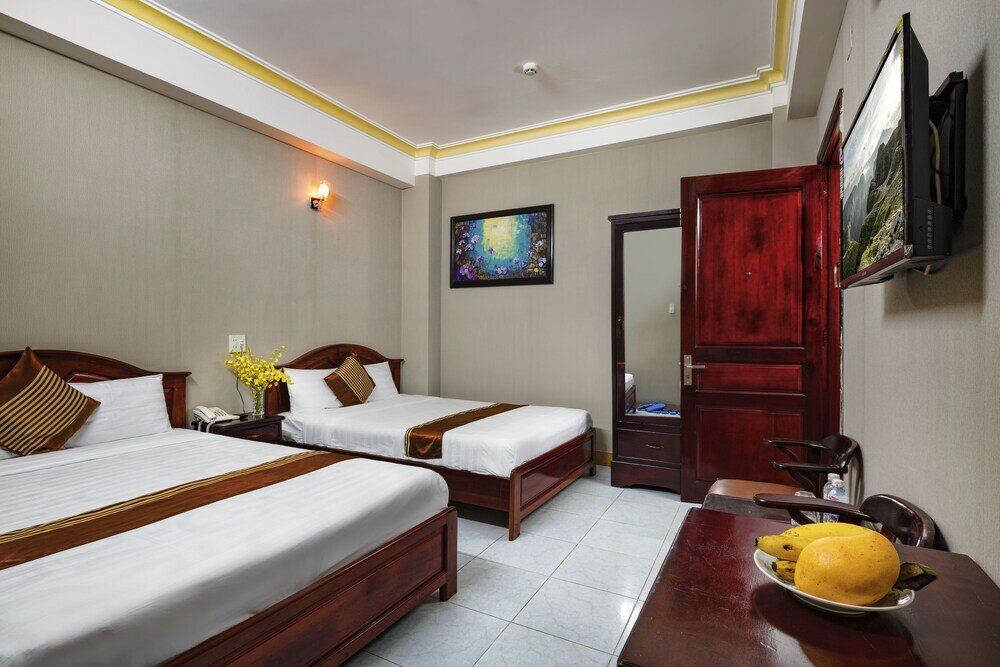 Фото Holiday Hotel