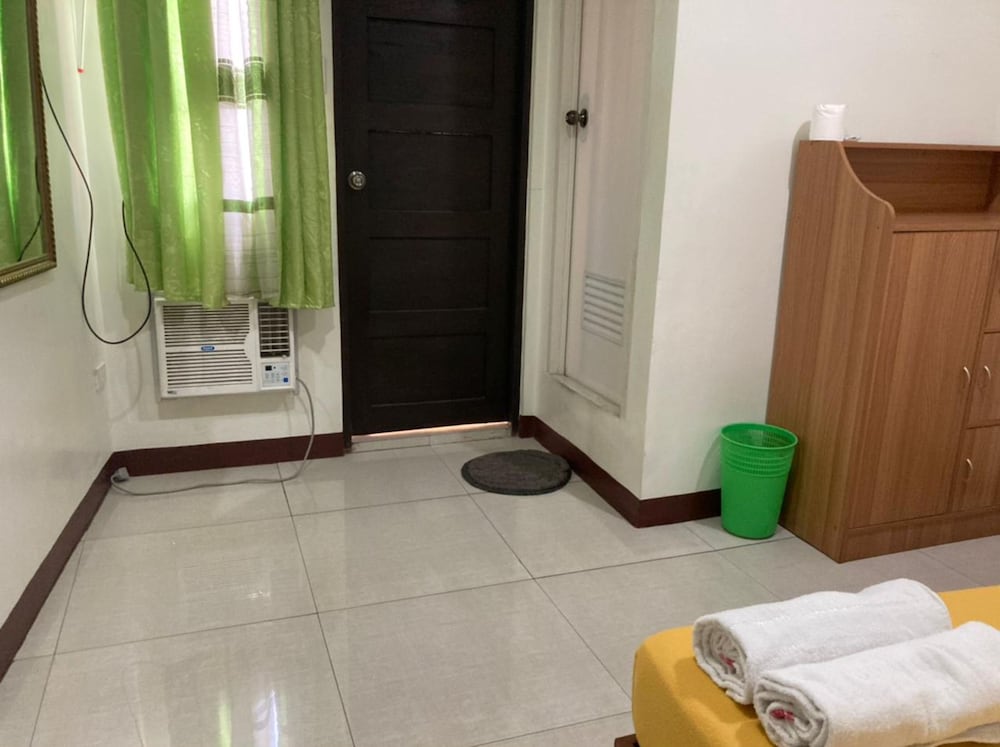 Фото Oyo 815 Carisil Bldg