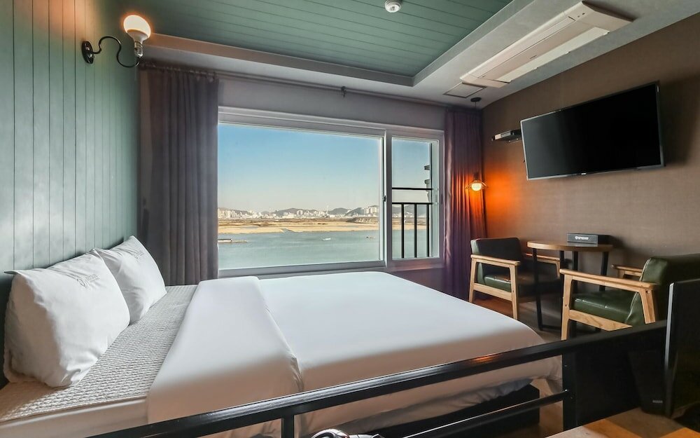 Фото Busan Myeongji Heritage Design Hotel