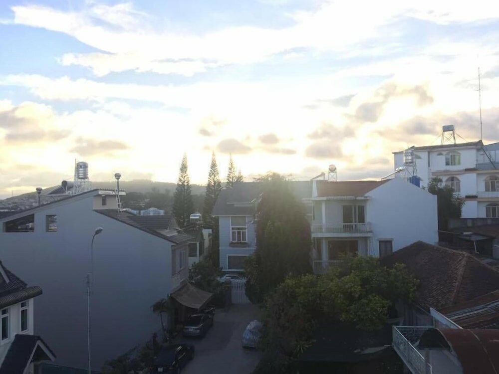 Фото Trung Nhan Hotel