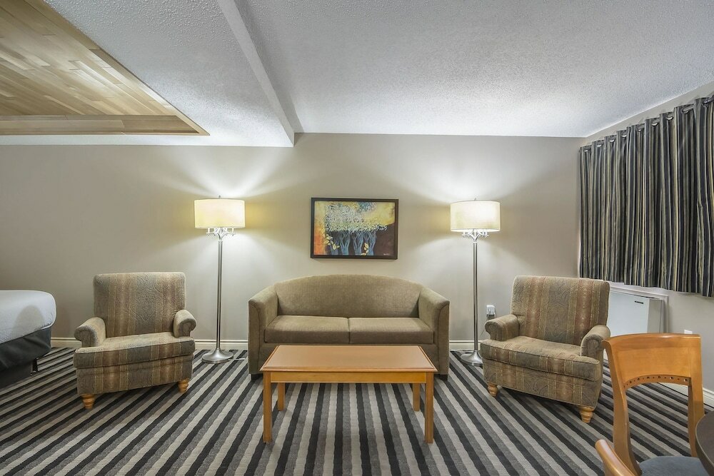 Фото Quality Inn West Edmonton
