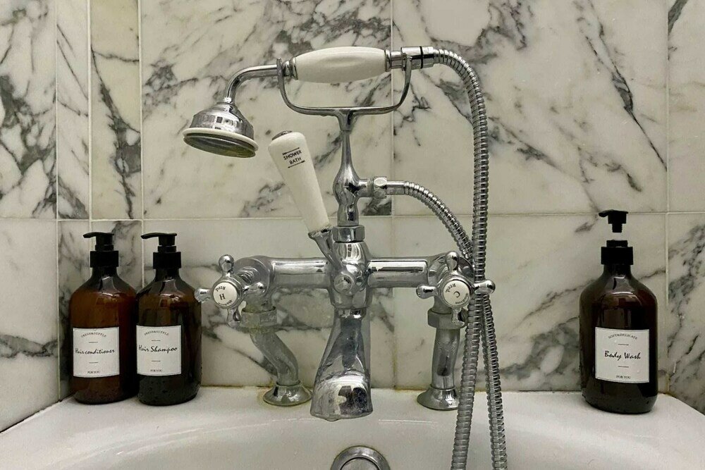 Фото Spacious 2 Bedroom Flat in Central London