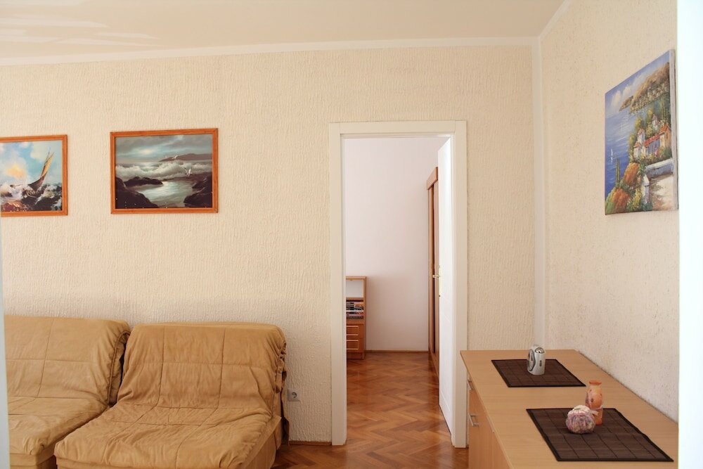Фото Sunny Family Apartment
