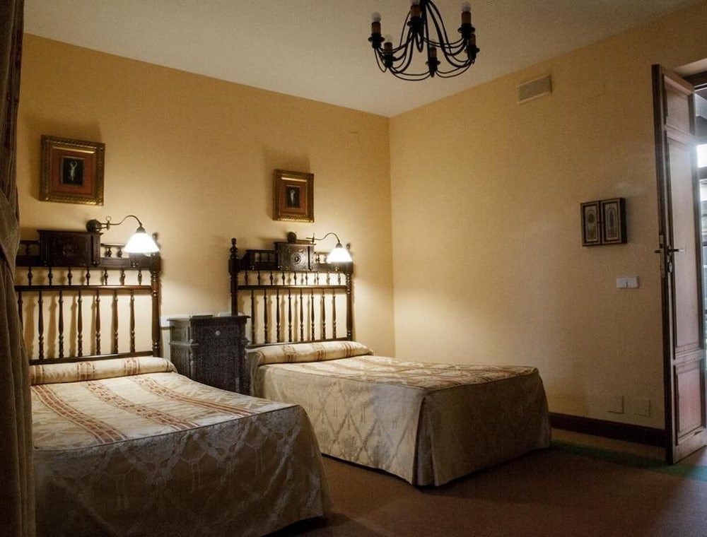 Фото Hotel Alvar Fañez