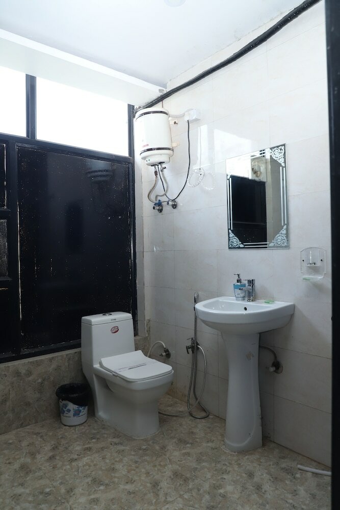 Фото Tulsi Garden - Near Prem Mandir Vrindavan