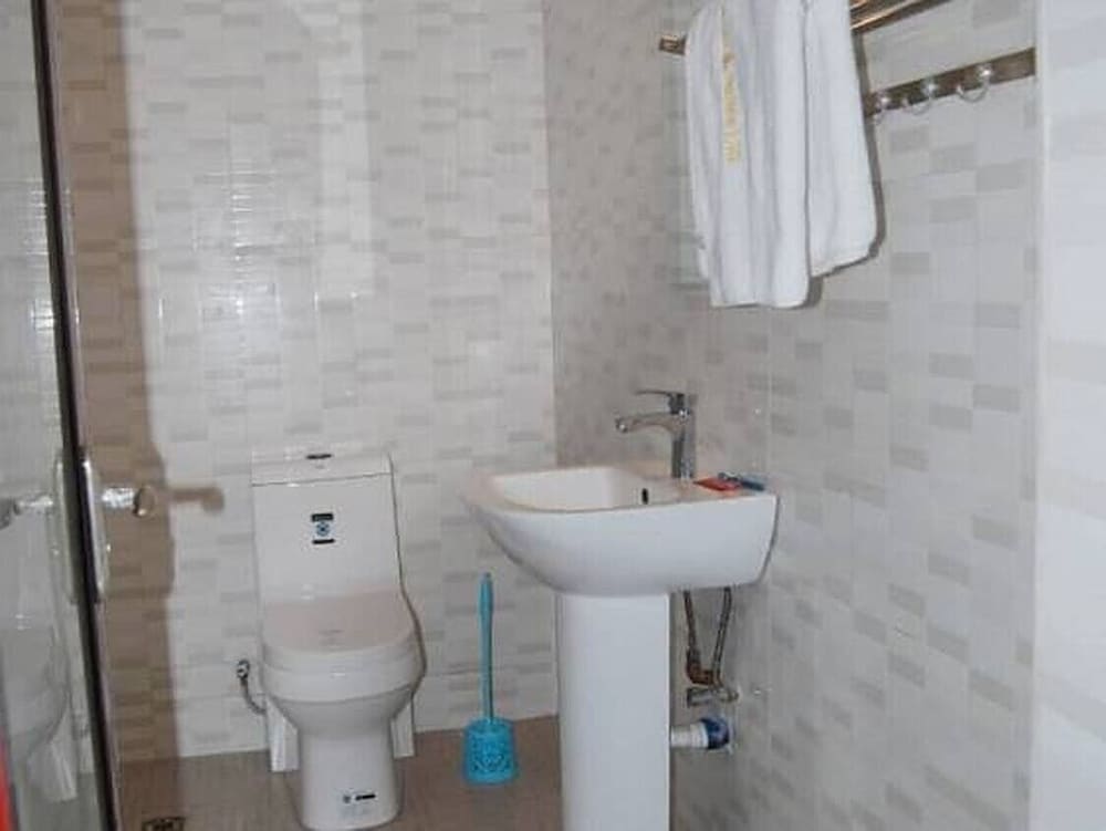 Фото Wood Peckers Hotel