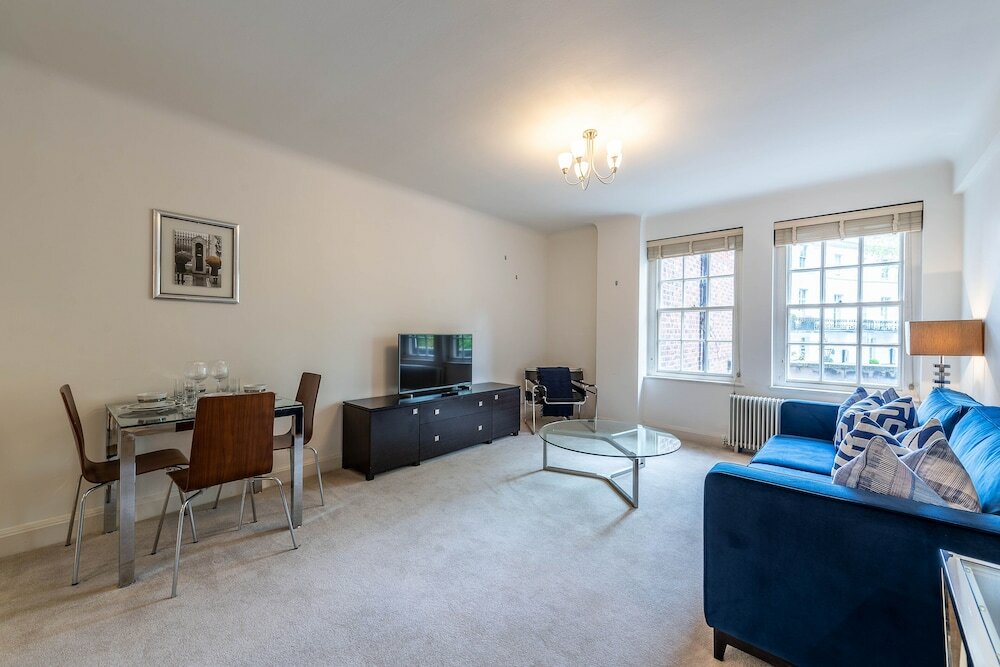 Фото Pelham Court Apartments