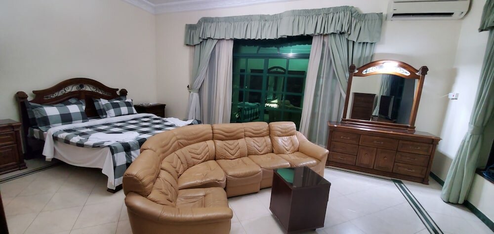 Фото Mini-Mansion Villa Adjacent To The Beach