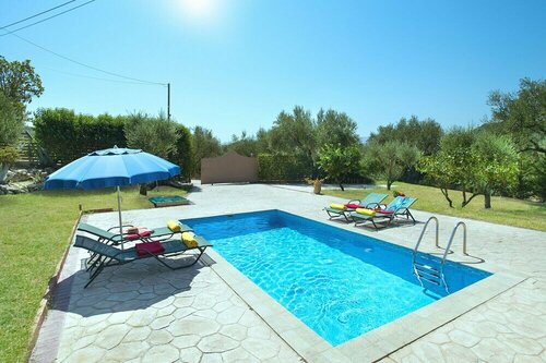 Гостиница Zante Luxurious Villa-Private Heated Pool & Big Garden