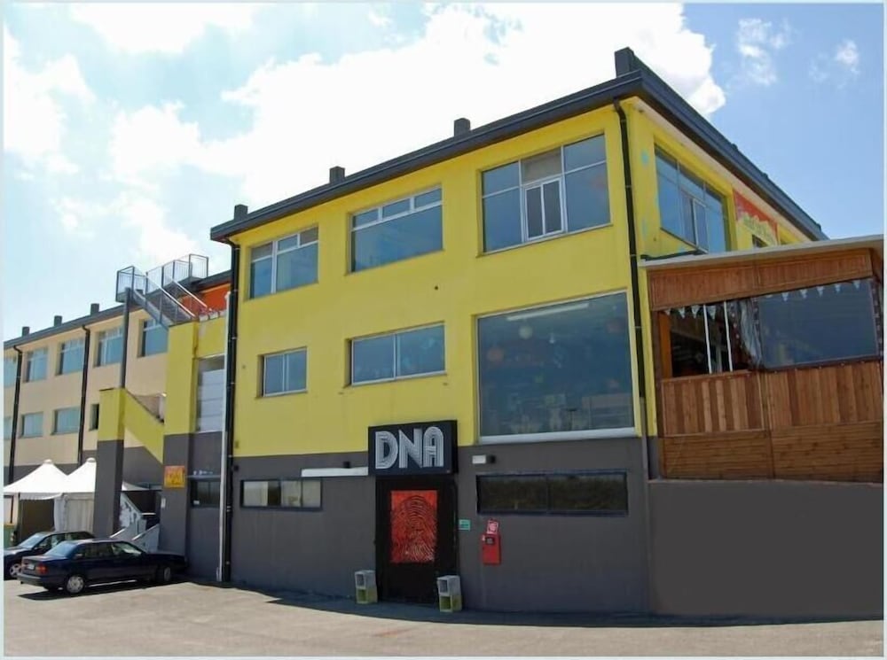 Фото отеля 2