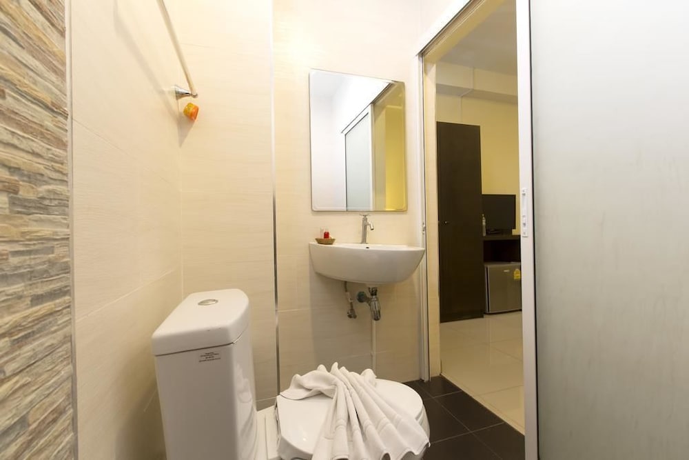 Фото The Elegant Patong