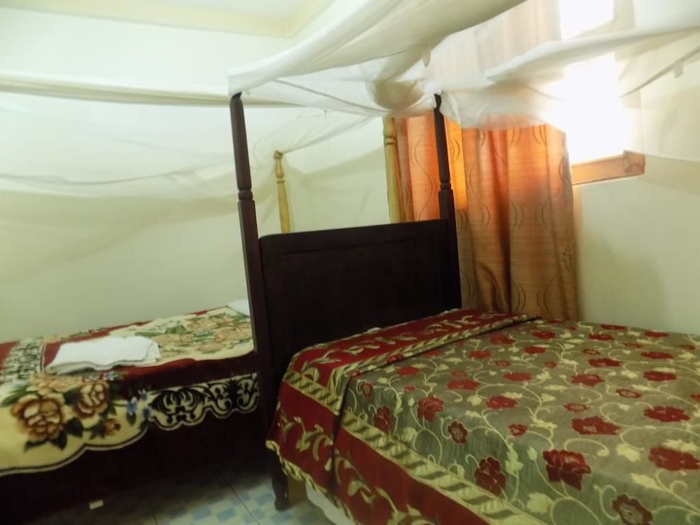 Фото Pride Travellers Hotel