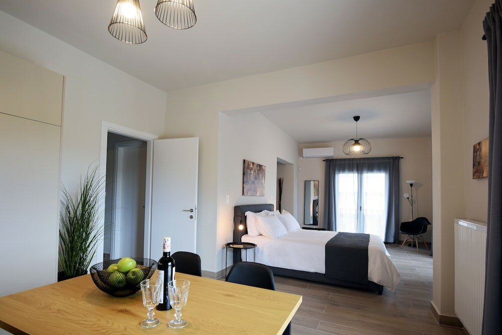 Фото Aellō luxury apartments