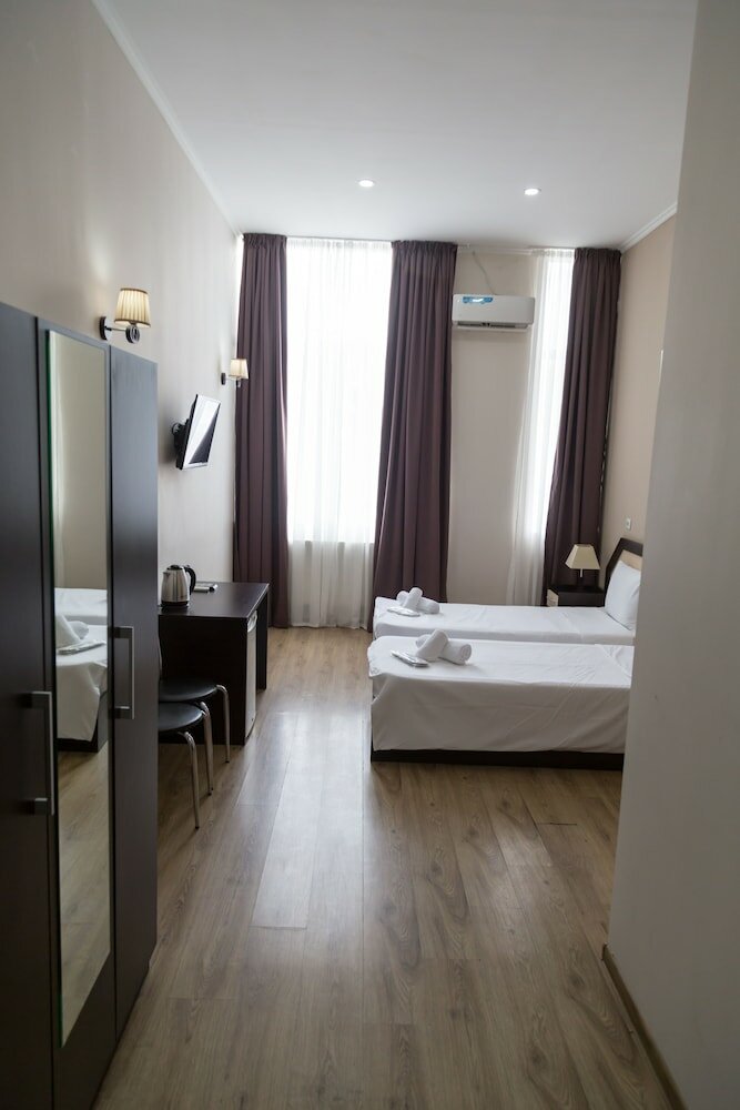 Фото 146405643499