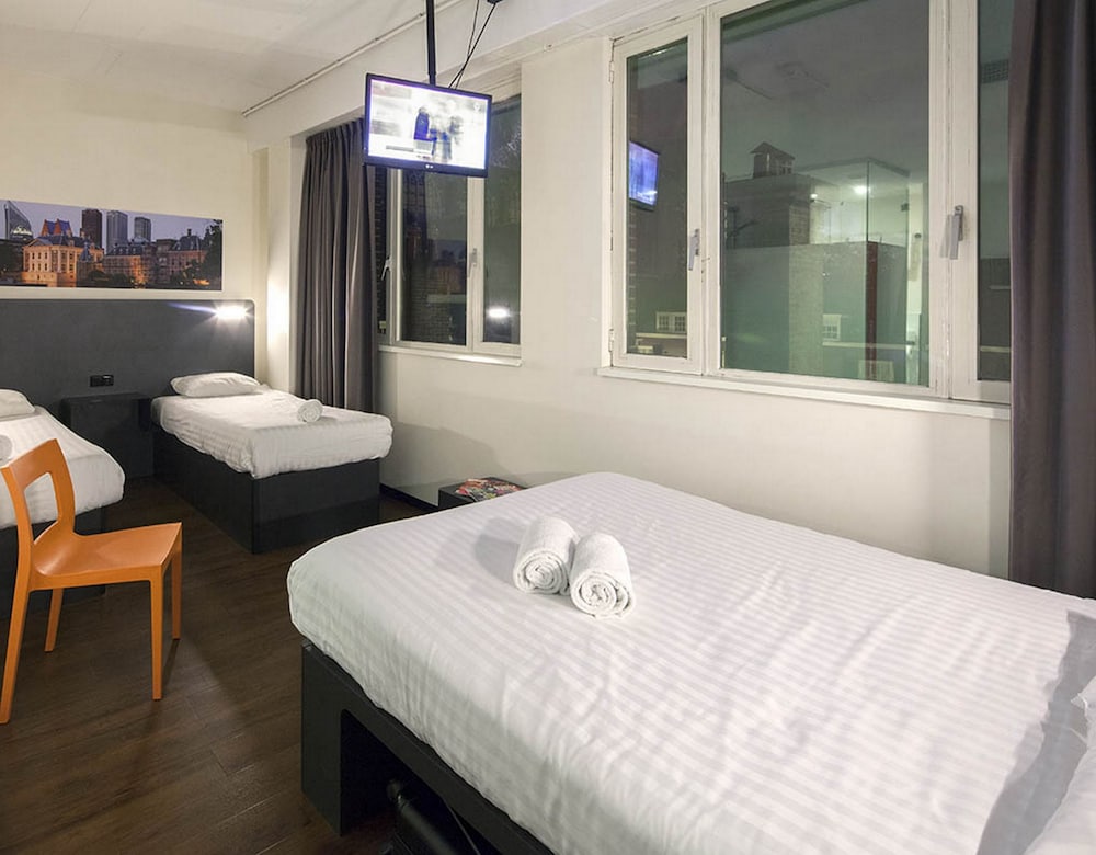 Фото EasyHotel The Hague City Centre