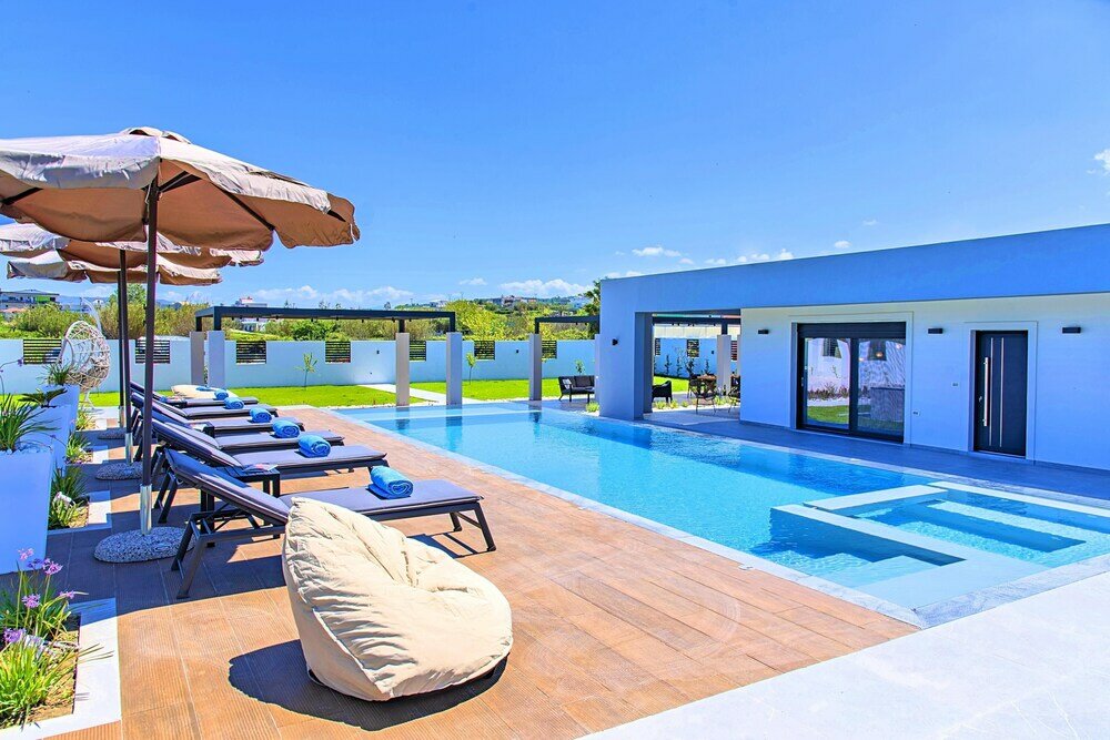 Фото Villa Solaris Heated Pool & Hot Tub