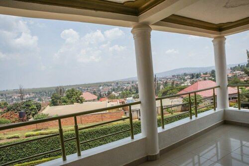 Гостиница Kigali Castle B&b - Hostel в Кигали