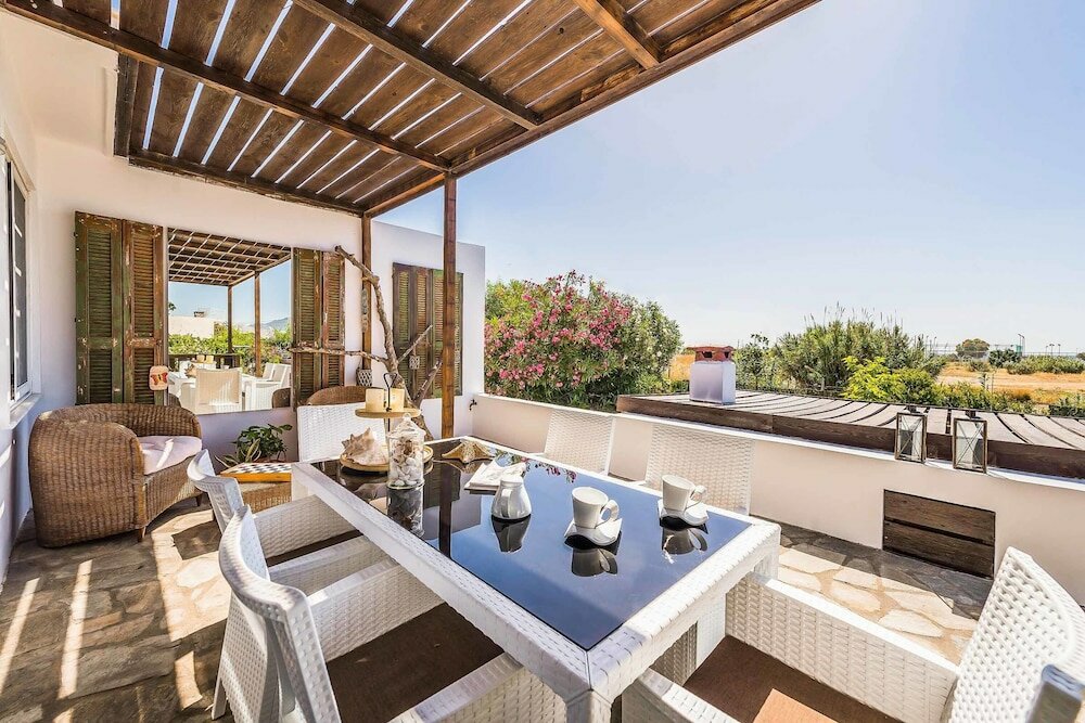 Фото Afantou Beach Villa