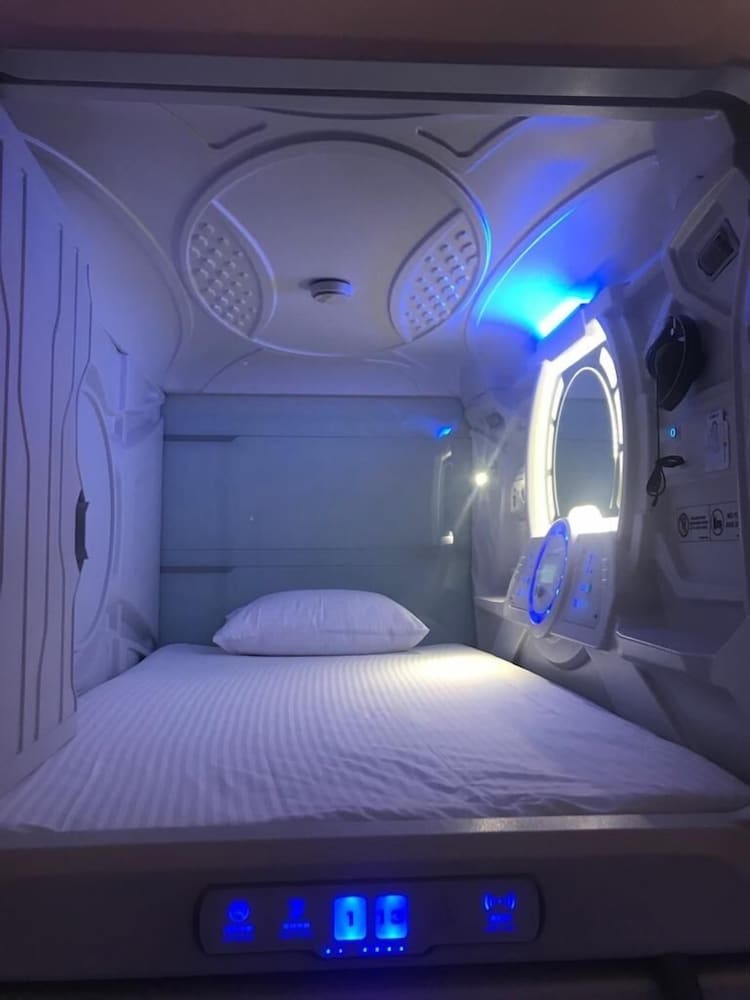 Фото The Capsule Hotel