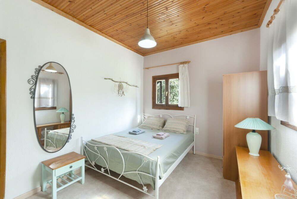 Фото Beachfront house with amazing sea view