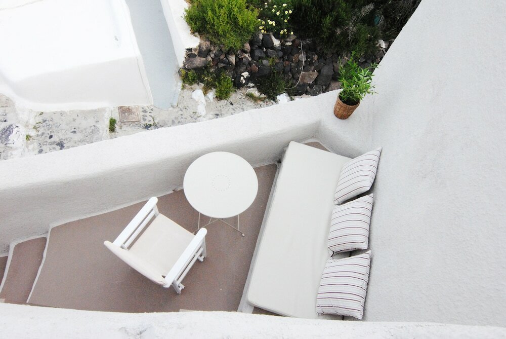 Фото White Grape Suites