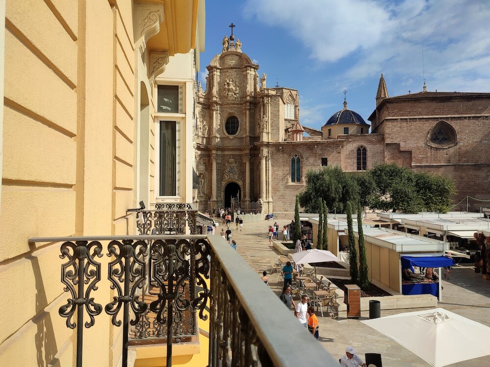 Фото Flats Friends Plaza de la Reina