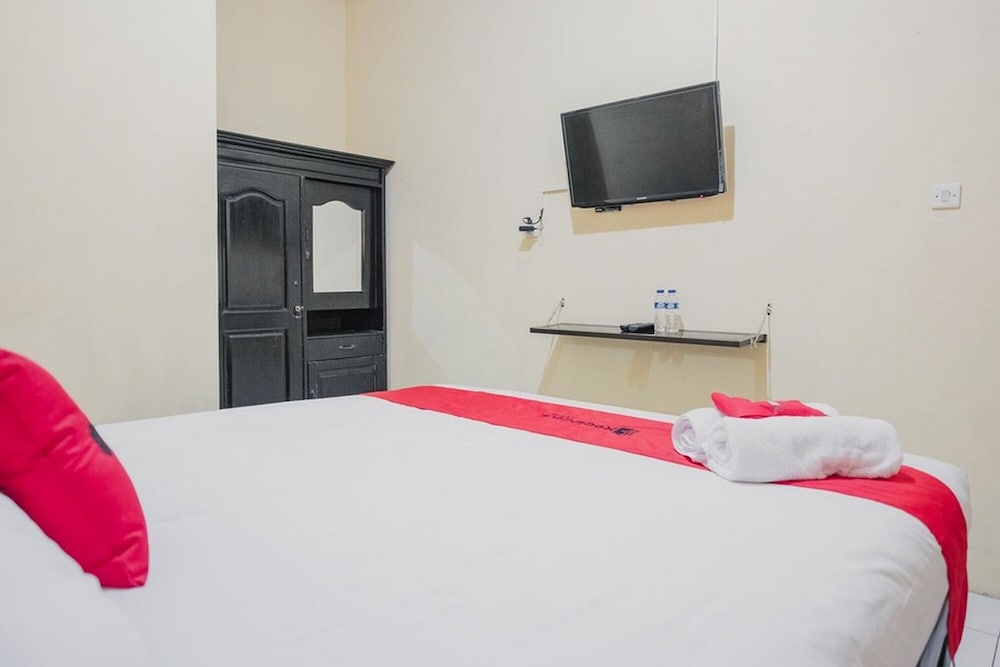 Фото RedDoorz Syariah near Stadion Maulana Yusuf