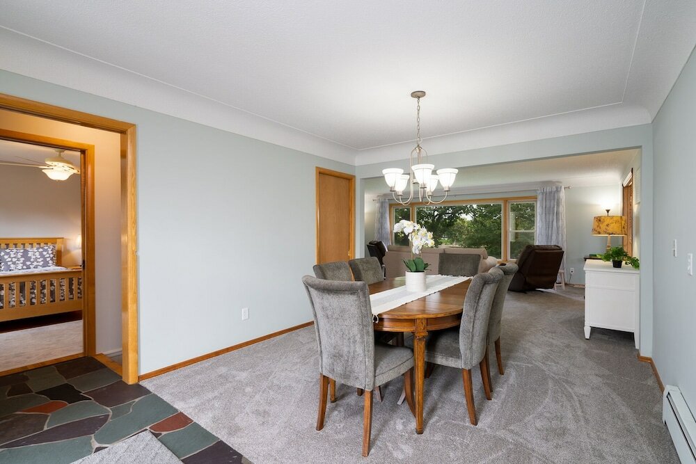 Фото Manor on the River - Whole House