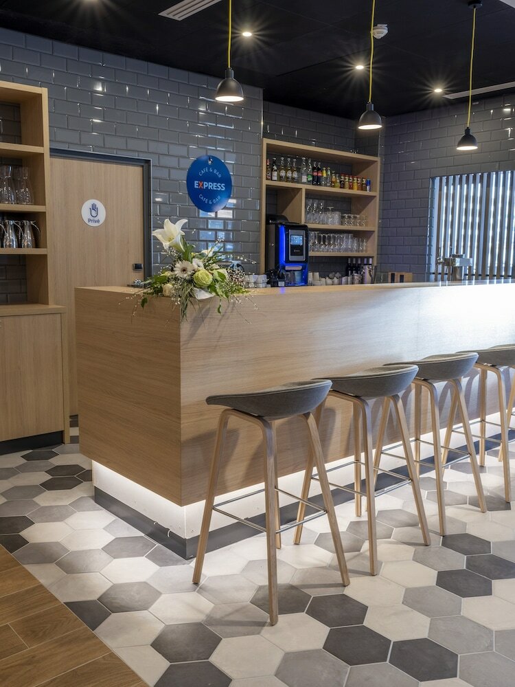 Фото Holiday Inn Express Nice - Grand Arenas, an Ihg Hotel