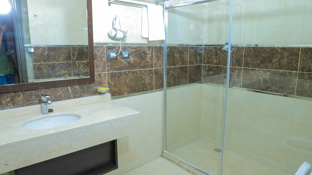 Фото Garalay Hotel