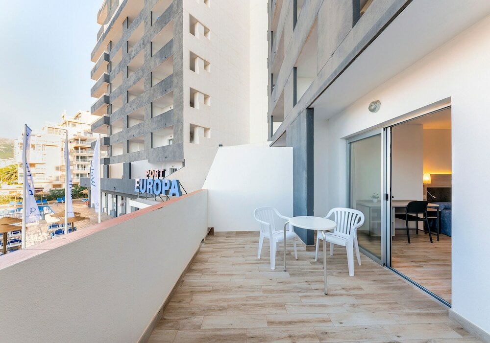 Фото Port Europa Hotel