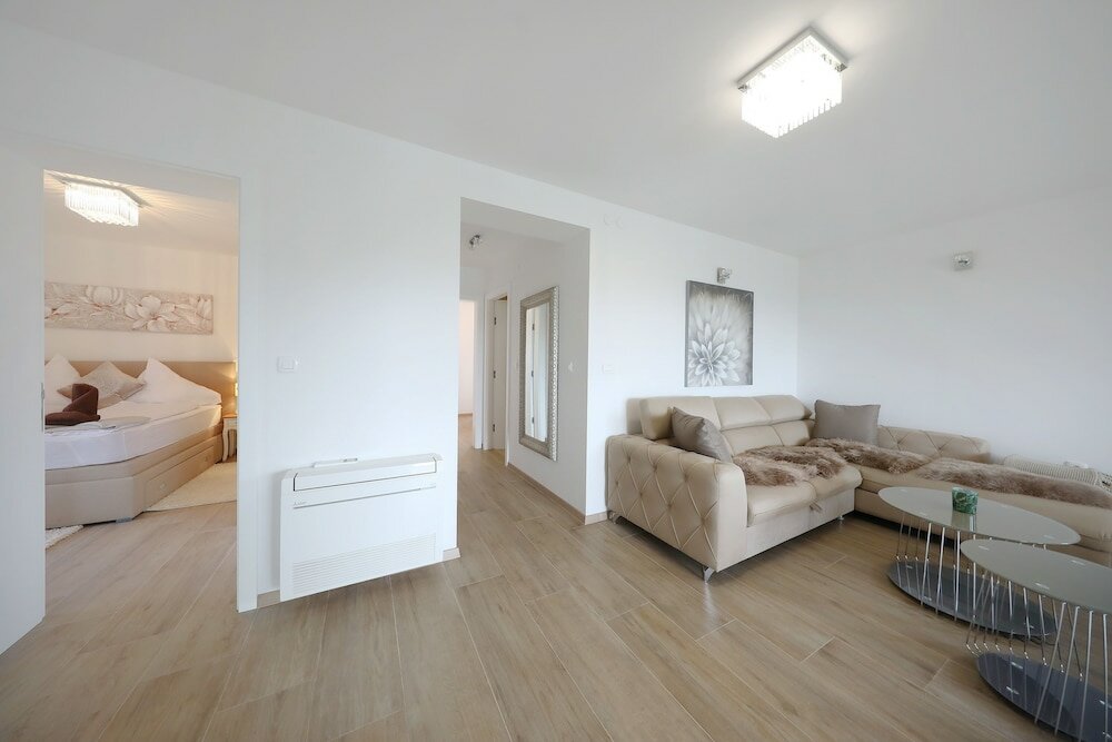 Фото Villa Olive Garden Apartments