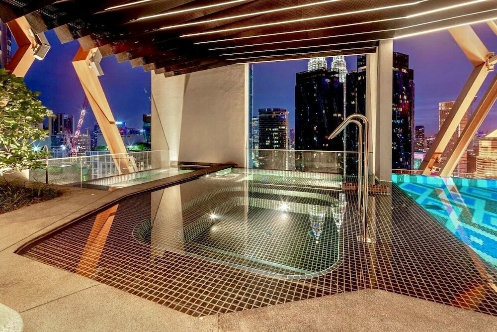 Фото Scarletz Suites Klcc by M Suites