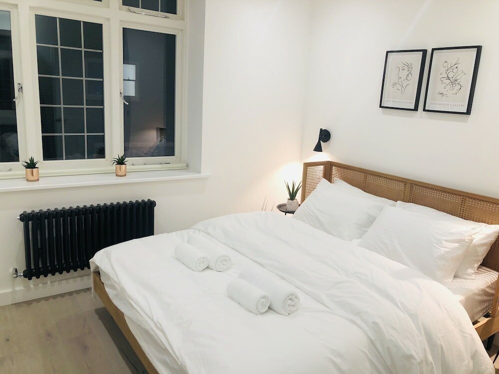 Фото Perfect Holiday Escape - 1 and 2 Bedroom Deluxe Apartments at Liverpool Street