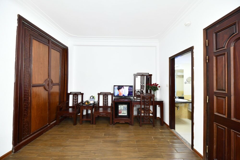 Фото Phoenix Legend Hotel