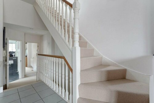 Гостиница Large Modern Maisonette in Southfields в Лондоне