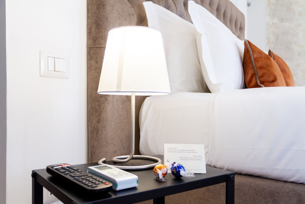 Фото Home at Rome Vatican Suites