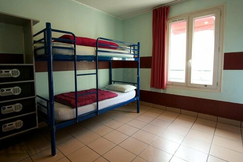 Хостел Auberge Internationale des Jeunes - Hostel в Париже