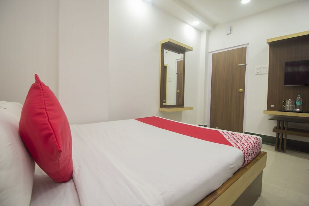 Фото Oyo 27907 Greater Kailash The Palace