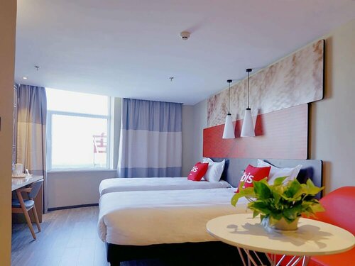 Гостиница Ibis Jiayuguan Railway Station Hotel в Цзяюйгуани