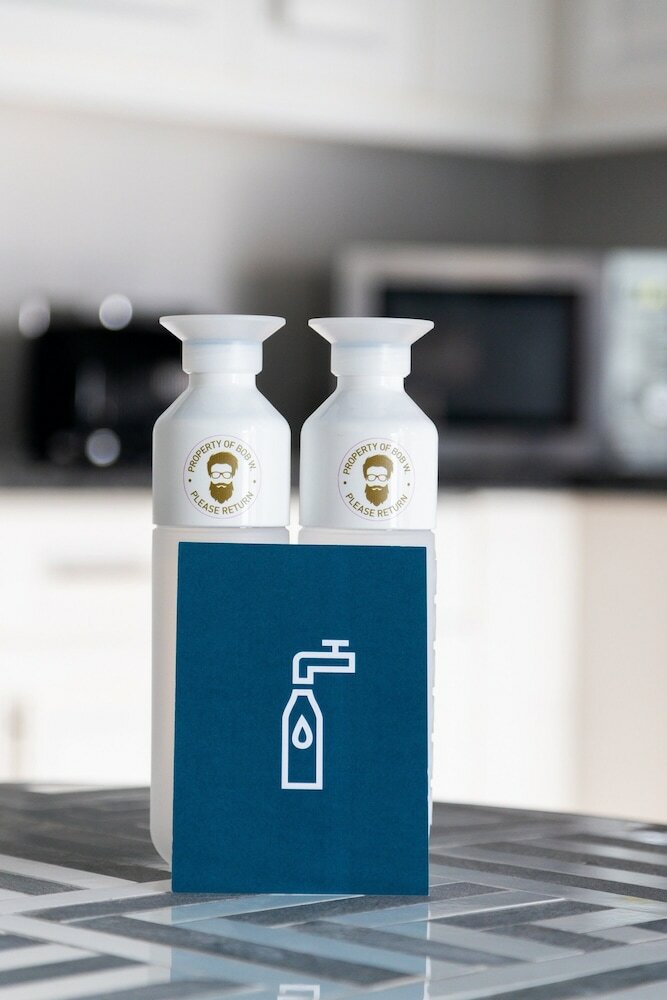 Фото Bob W Commercial House