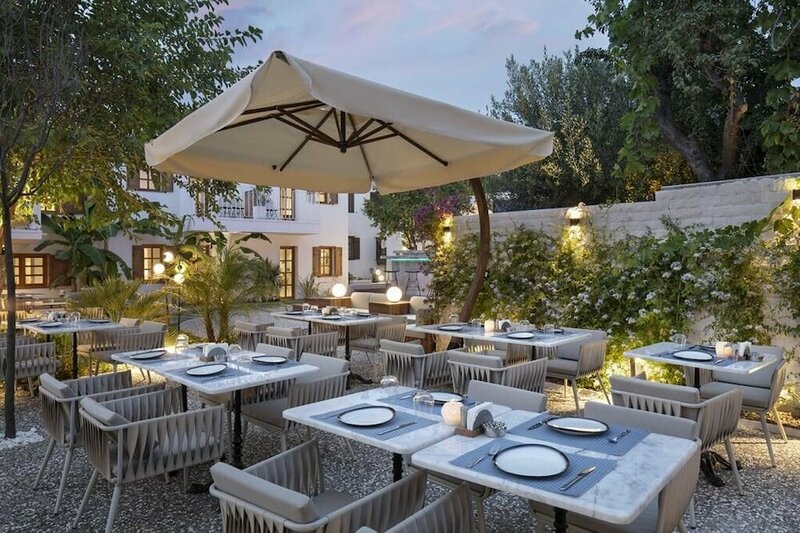 Гостиница Mellow Blue Hotel & Restaurant в Сеферихисаре