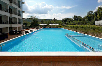 Фото White Rock Castle Hotel