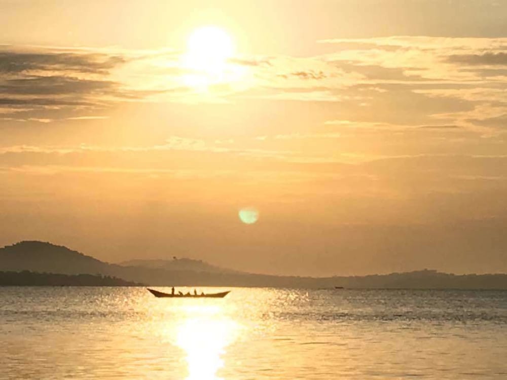 Фото Kaazi LakeFront Villas