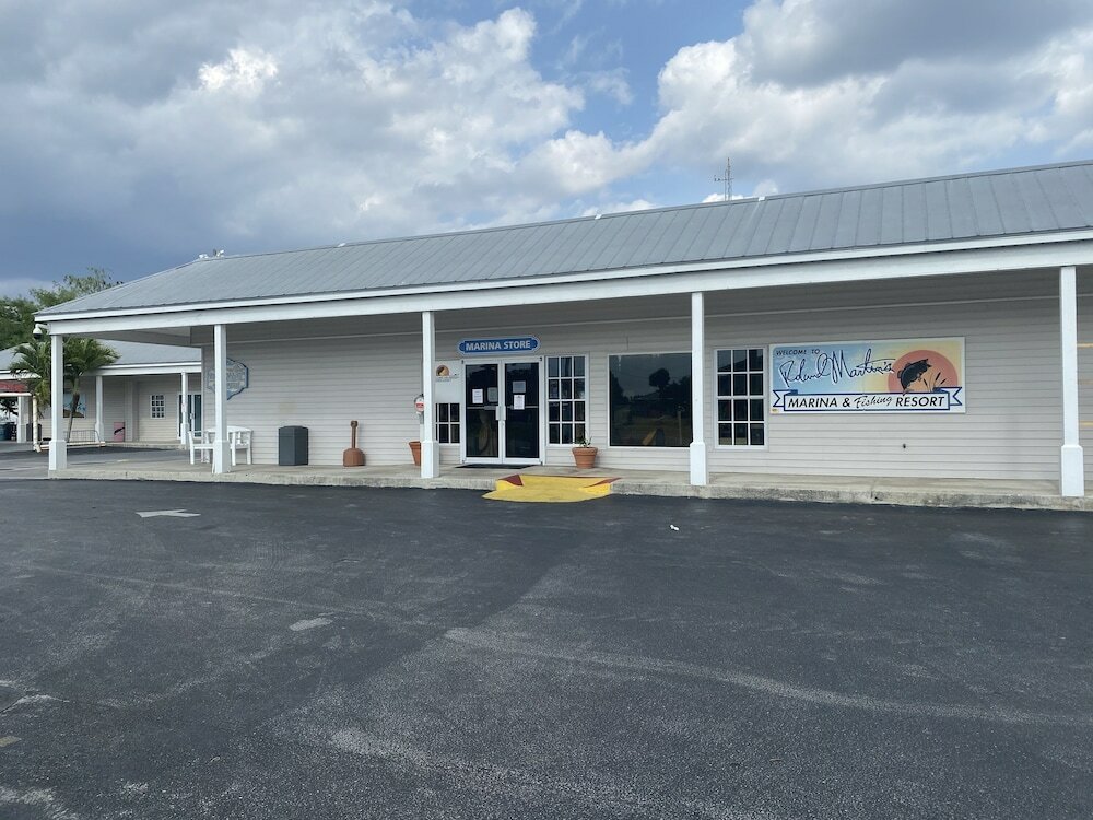 Фото Roland and Mary Ann Martin Resort