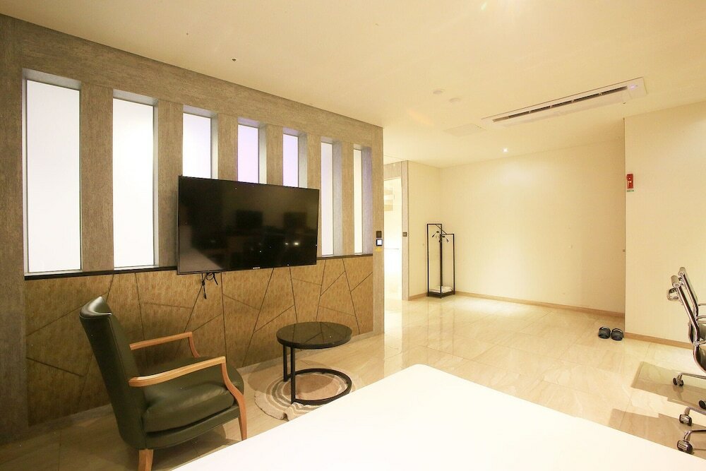 Фото Yeongdeungpo Hotel Home