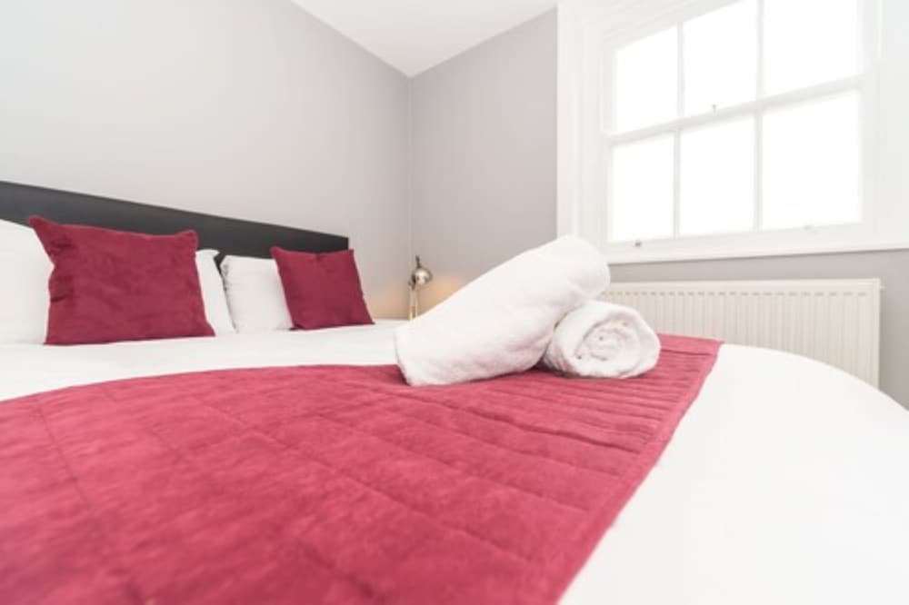 Фото Pml Apartments Southwick Street