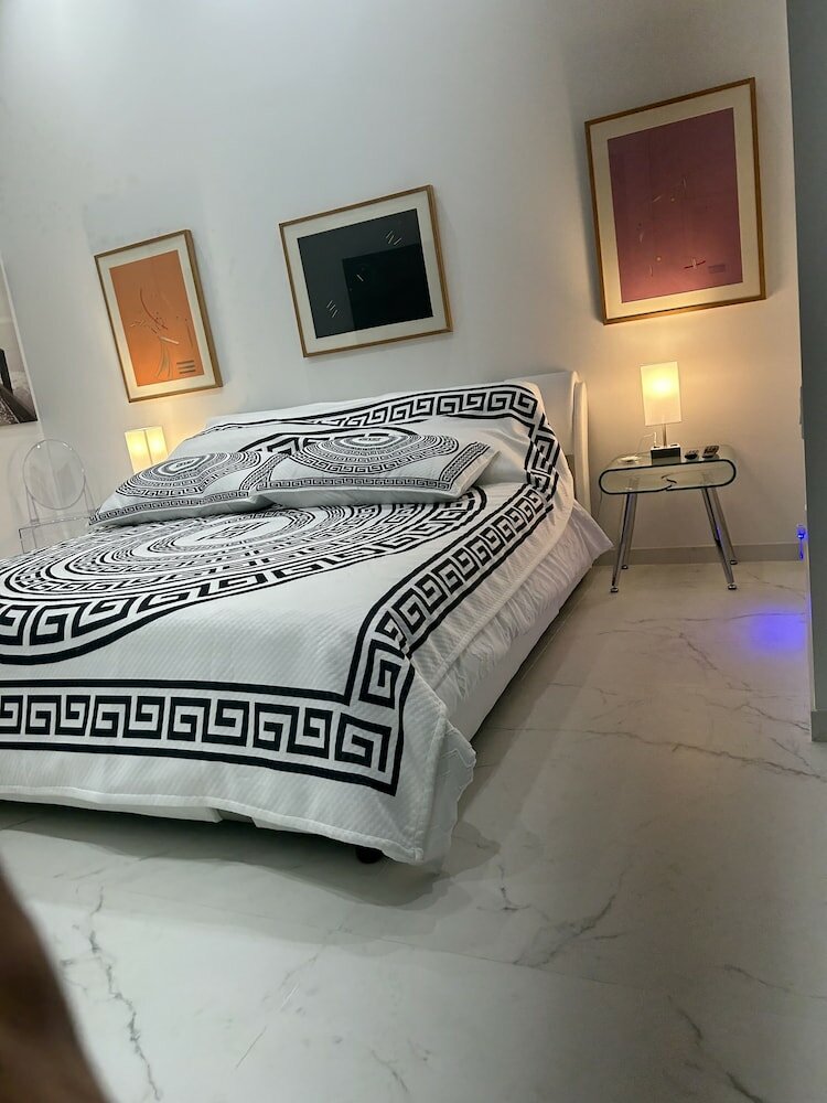 Фото Men Only Clothing Optional Guesthouse near Wilton Manors